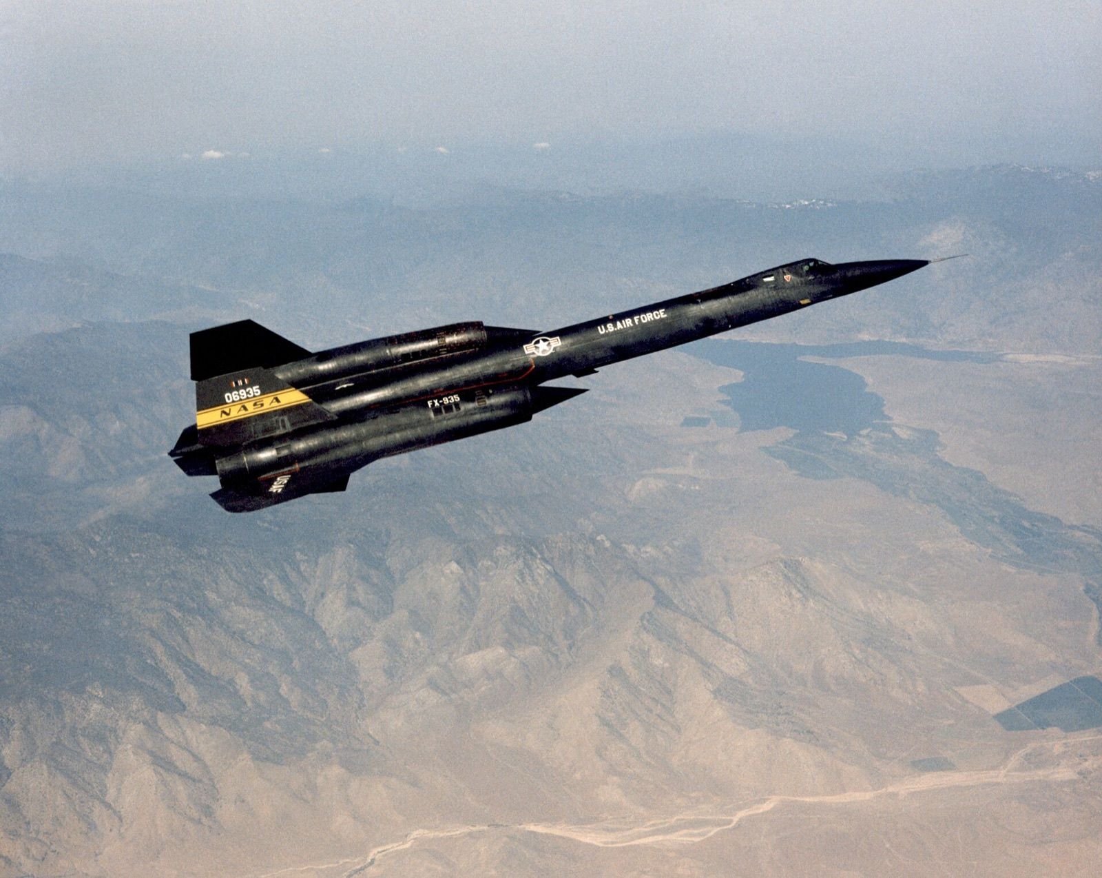 YF-12A 60-6935 in flight during NASA research flying in 1972.