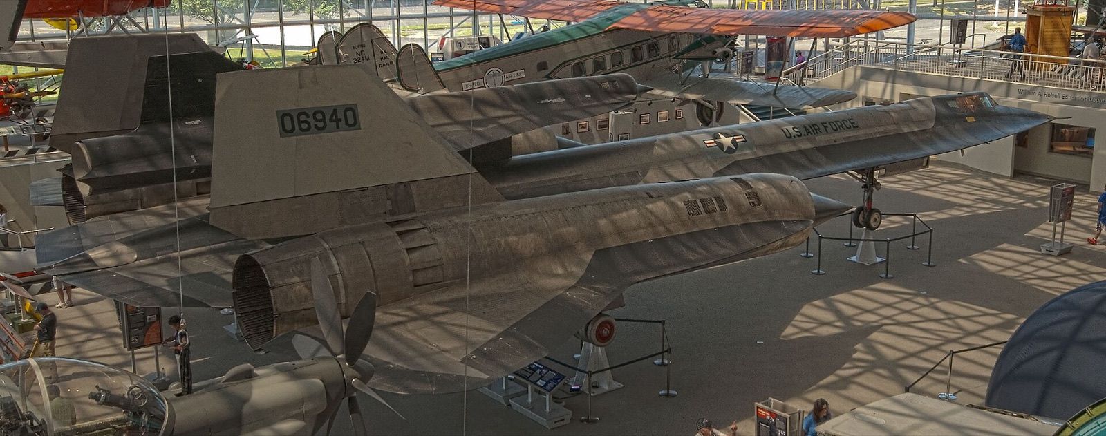 M-21 60-6940 with a D-21 mounted on its back, on display at The Museum of Flight, Seattle, on 19 June 2018.