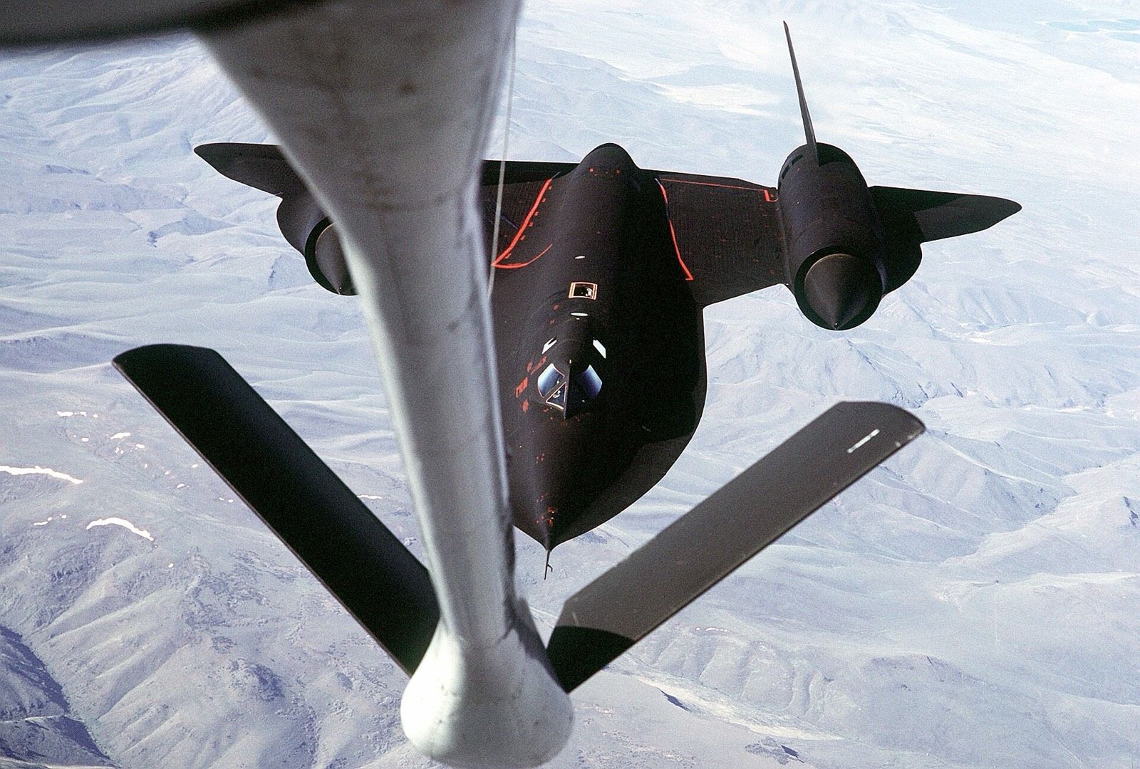 An SR-71A closes on the boom of a KC-135Q tanker, 1989.